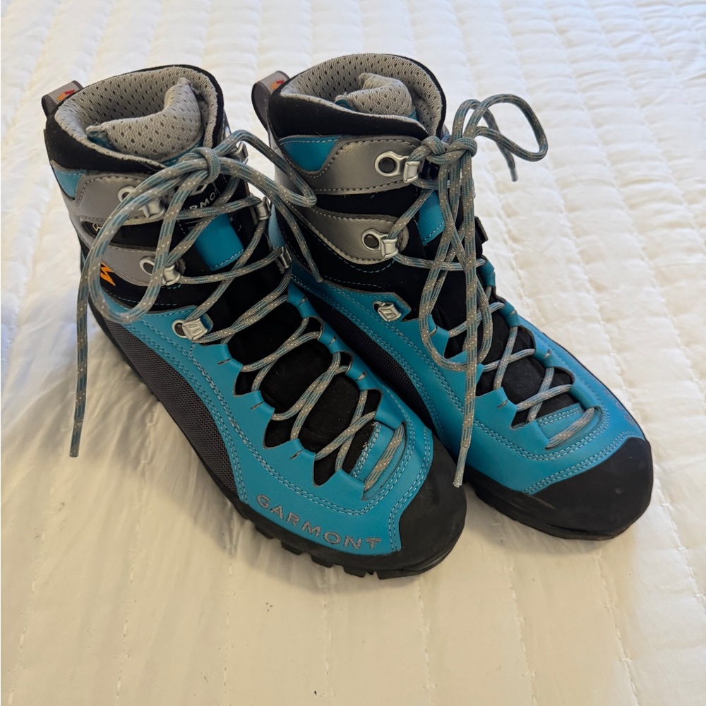 Women's Lace Up Boots - Blue and Black